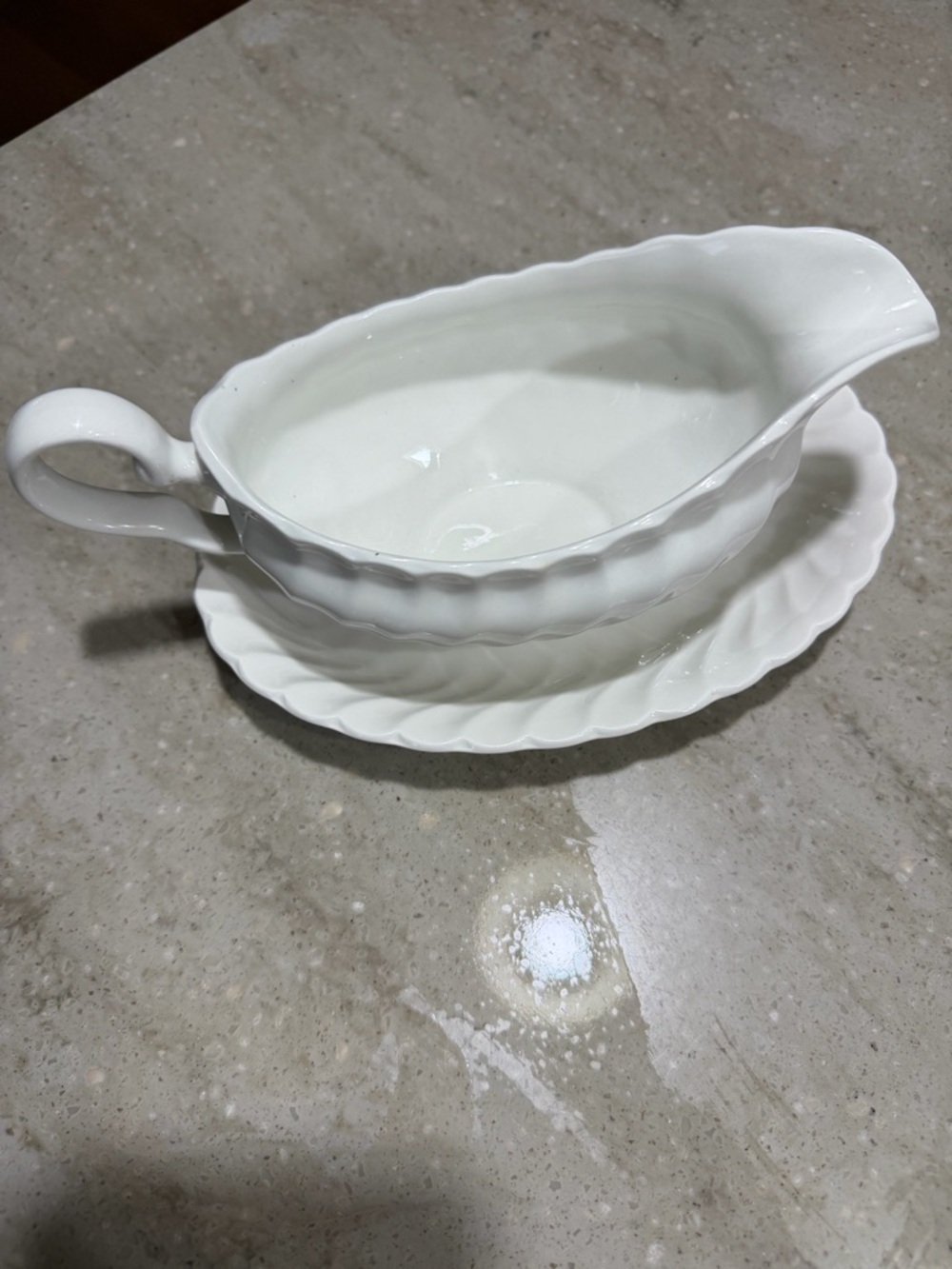 Vintage Johnson Brothers White Ironstone Gravy Boat with Underplate - Picture 2 of 10